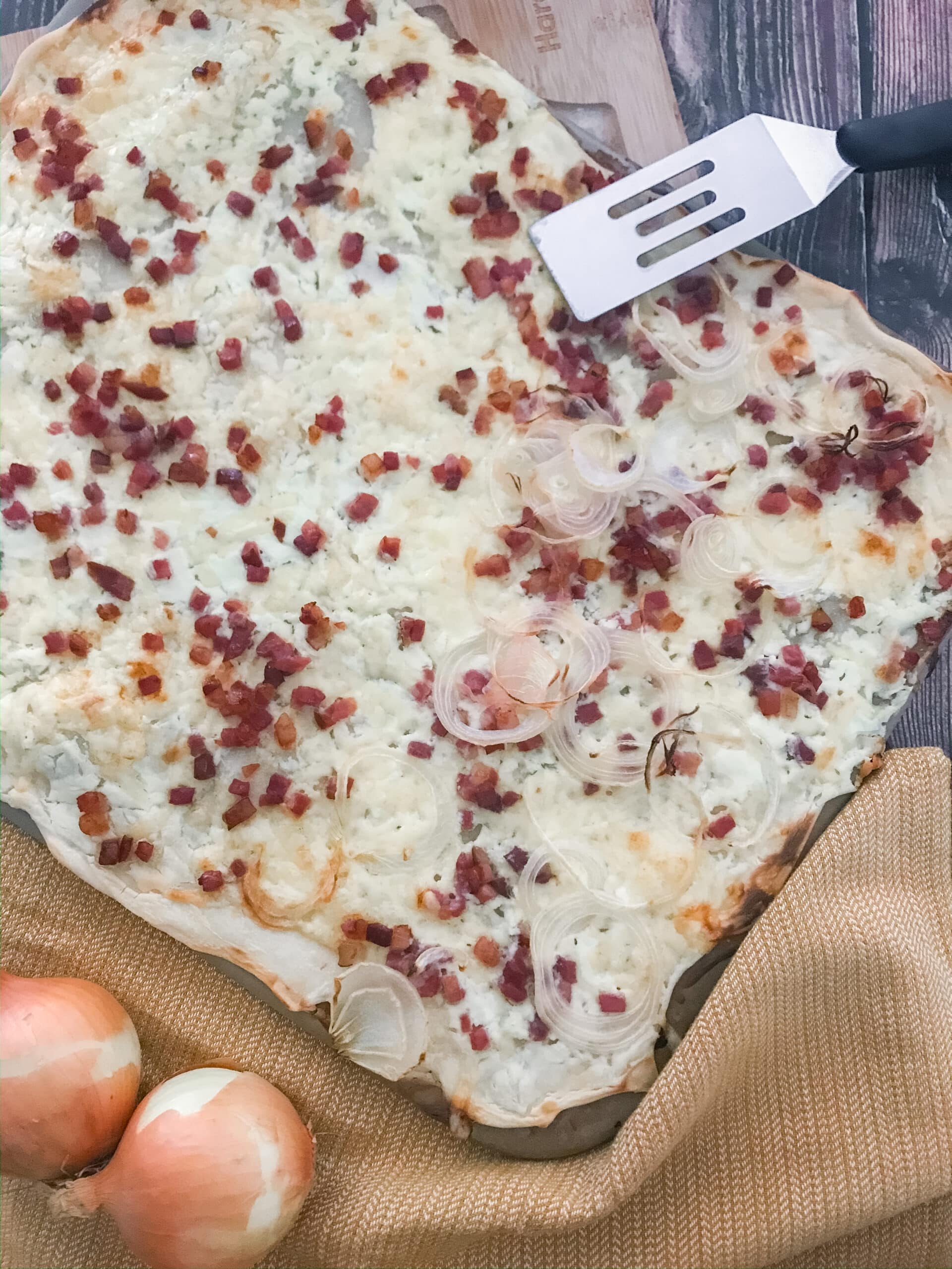 Flammkuchen Elsässer Art - ines-kocht.de