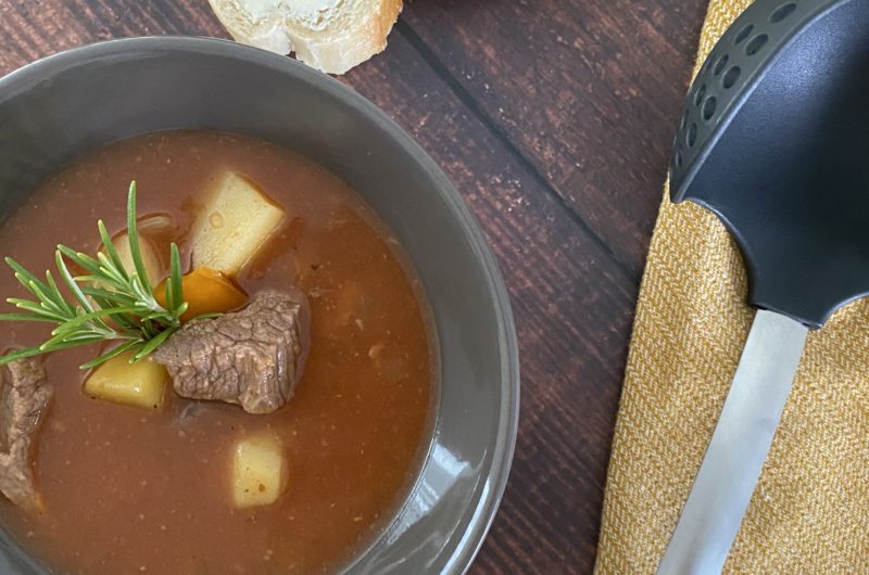 Gulaschsuppe aus dem Ofenmeister