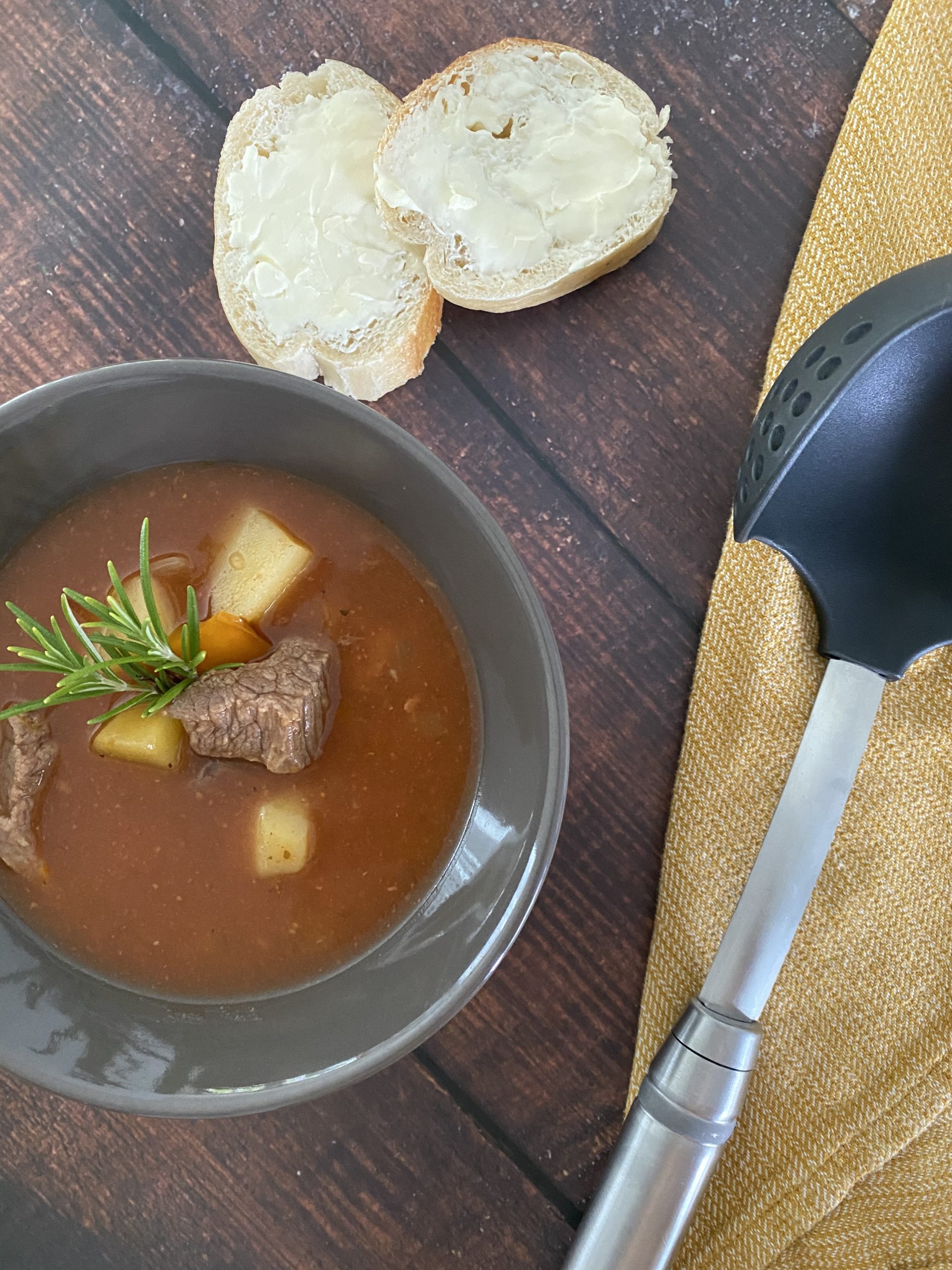 Gulaschsuppe aus dem Ofenmeister - ines-kocht.de