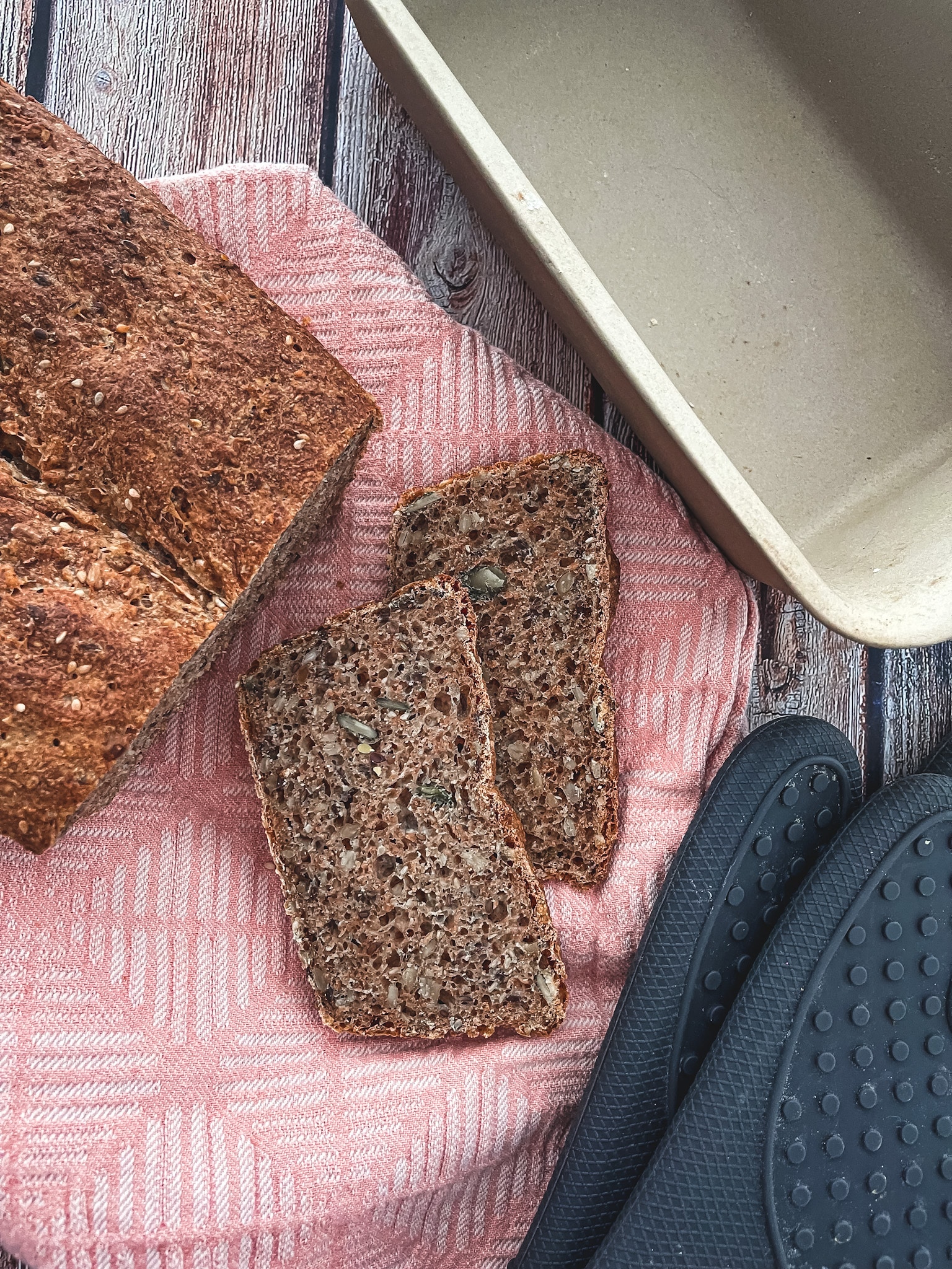 Dinkel-Vollkornbrot aus dem Zauberkasten - ines-kocht.de