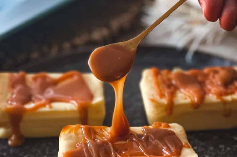 Käsekuchen mit Karamellguss - ines-kocht.de
