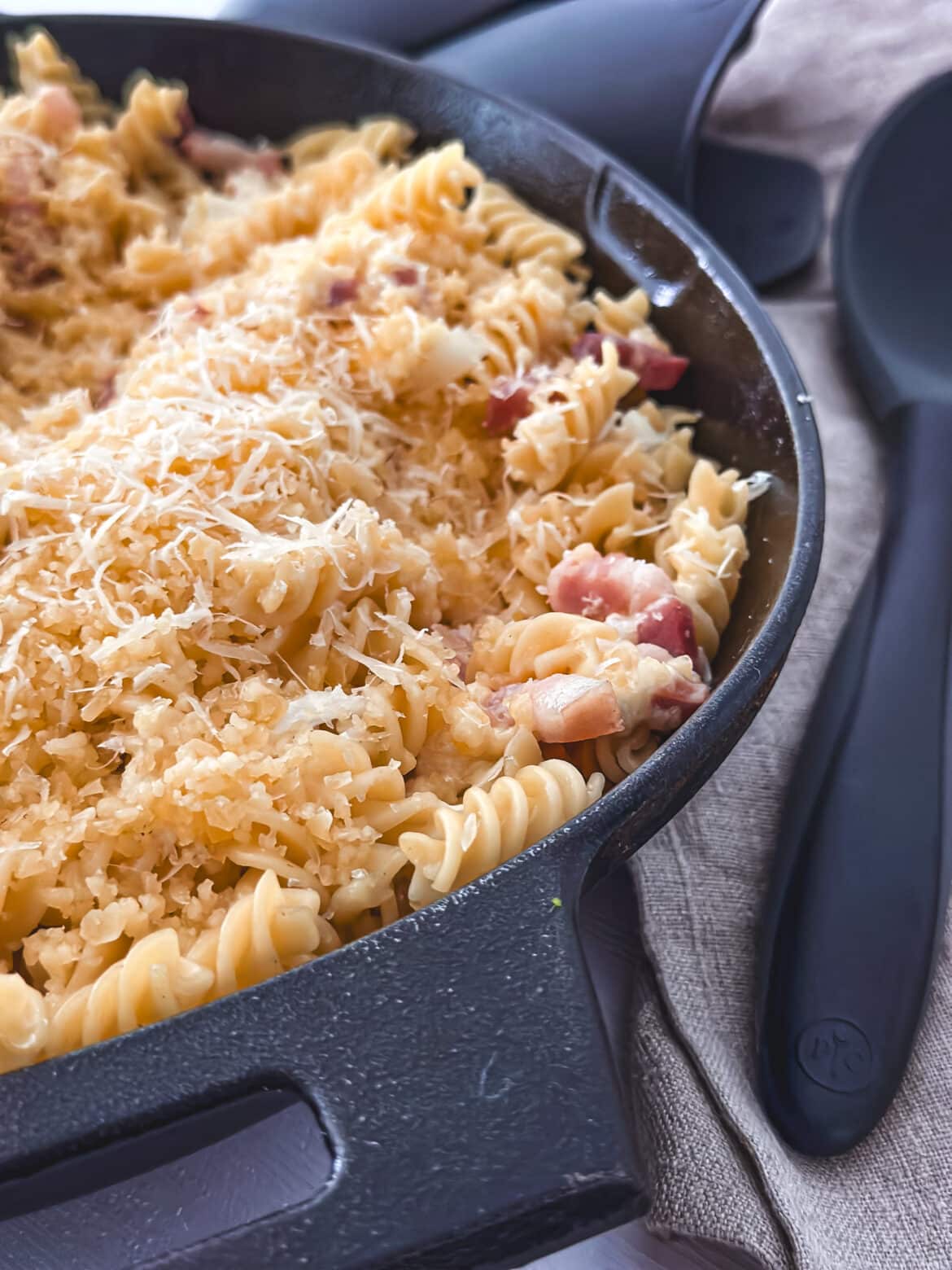 Erfahre, wie du ein leckeres Mac & Cheese zubereiten kannst! Hier findest du alle Zutaten, Infos sowie eine einfache Anleitung für einen perfekten Genuss.