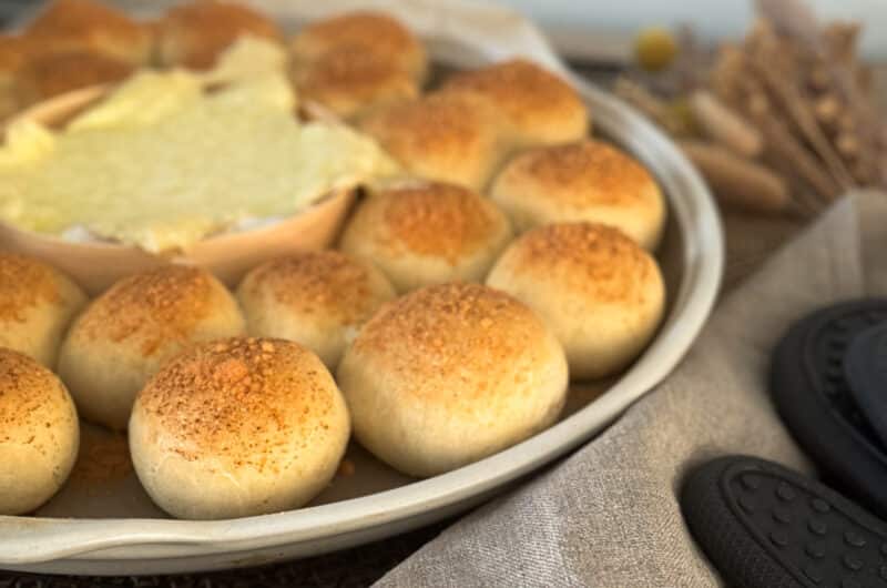 Mini-Brötchen mit Ofenkäse